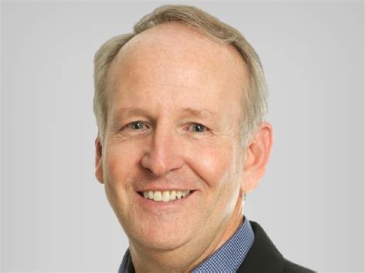 Bob Crowley Biography, Age, Height, Wife, Net Worth, Family