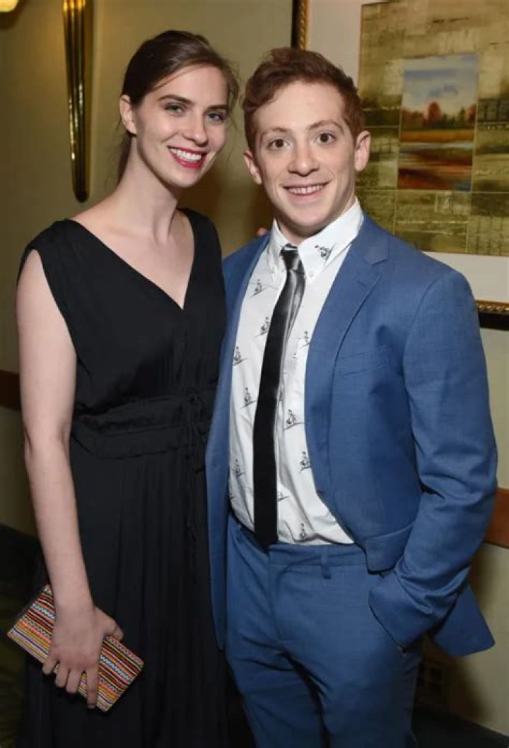 Ethan Slater Biography, Age, Height, Wife, Net Worth, Family
