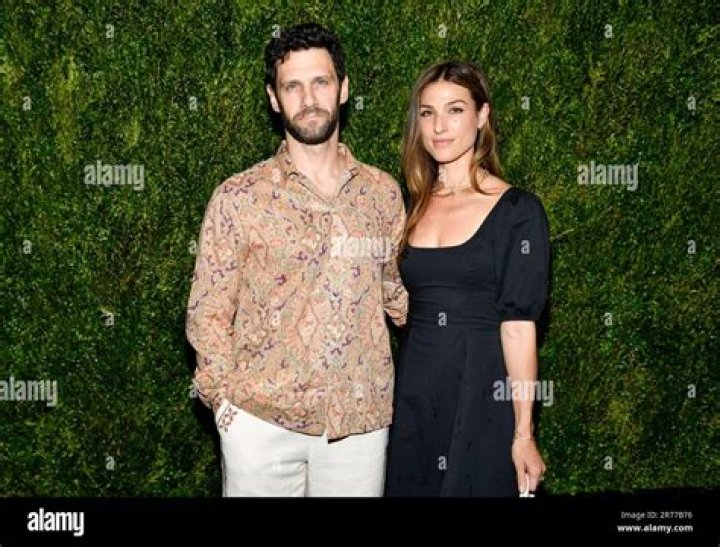 Justin Bartha Biography, Age, Height, Wife, Net Worth, Family