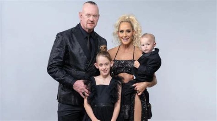 Michelle McCool Biography, Age, Height, Husband, Net Worth, Family