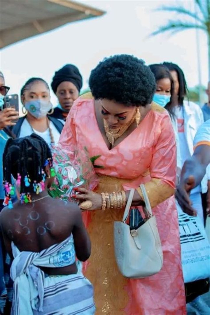 Oumou Sangare Biography, Age, Height, Husband, Net Worth, Family