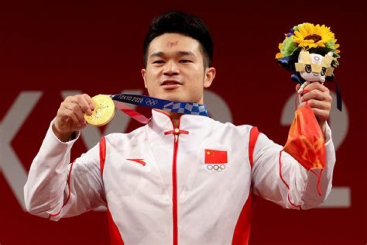 Shi Zhiyong Biography, Age, Height, Wife, Net Worth, Family